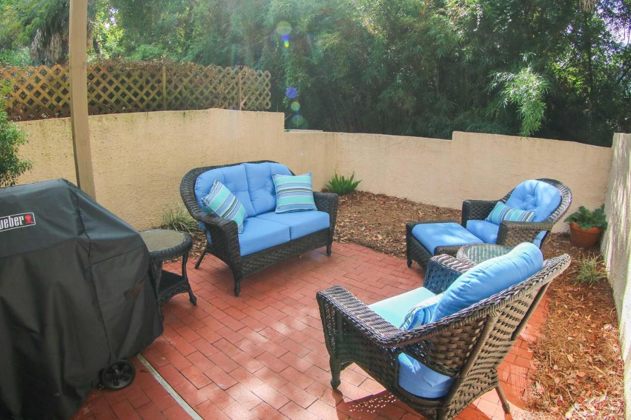 With Private Courtyard - Walk To Coligny Beach! *