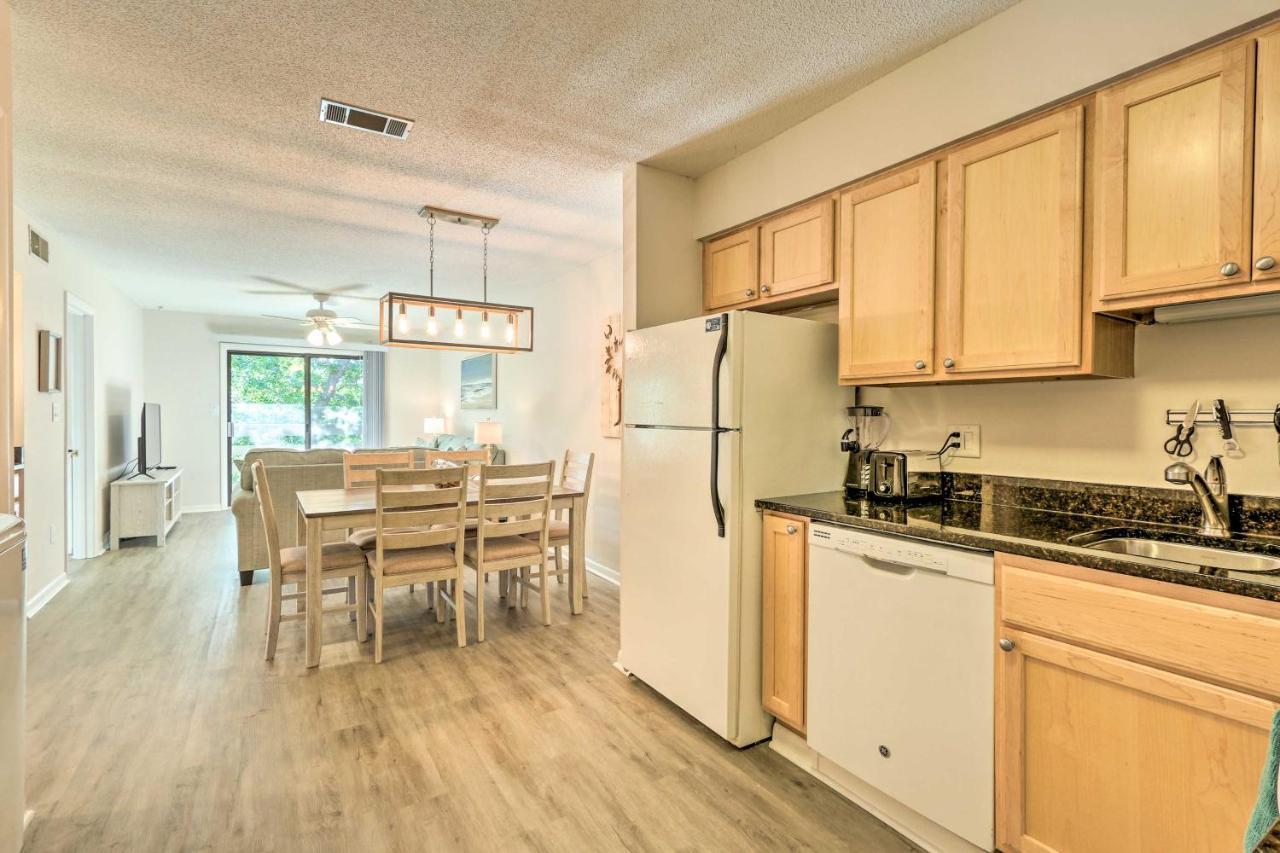 With Pool Walk To Beach! Apartment