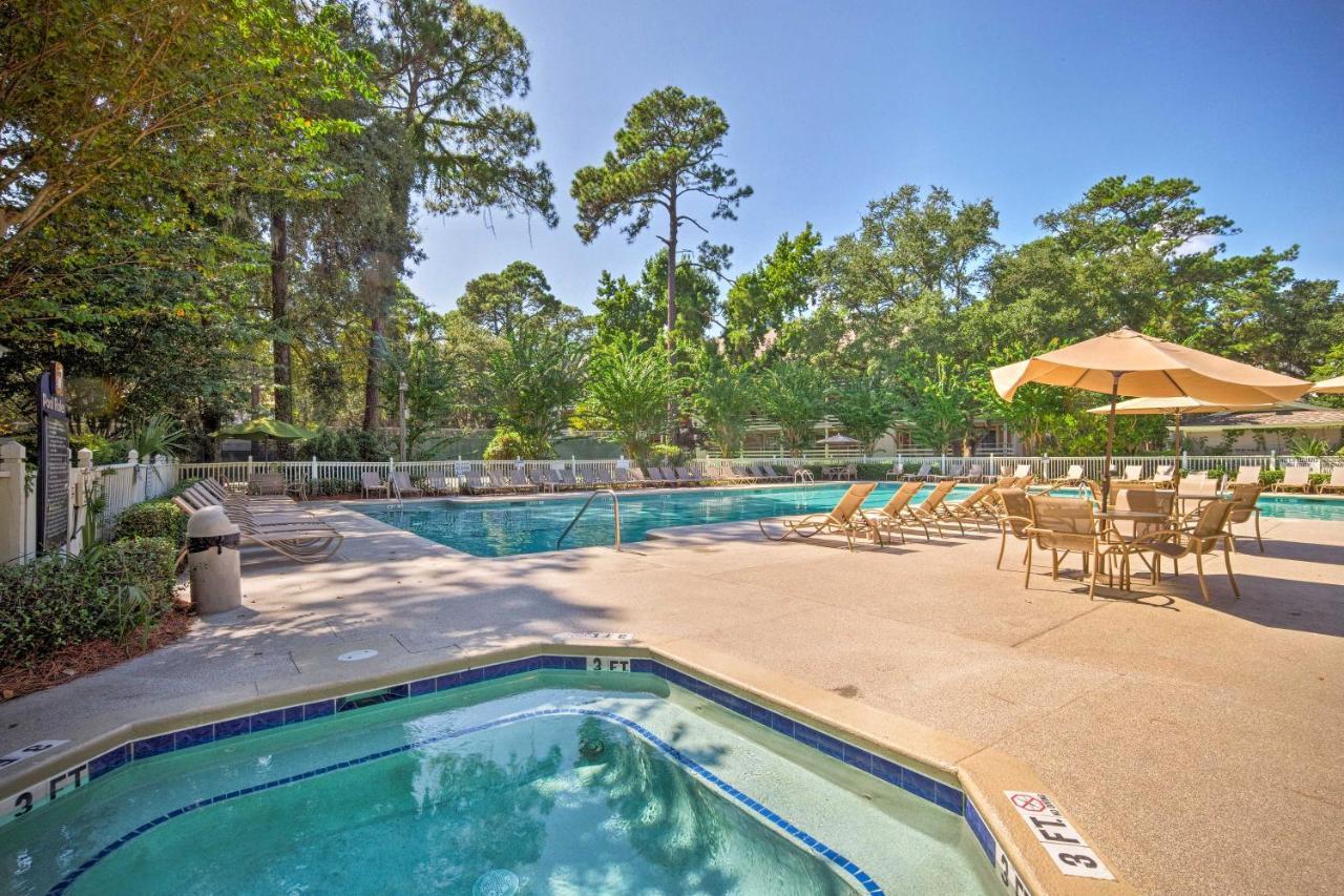 Apartment With Pool Walk To Beach! *