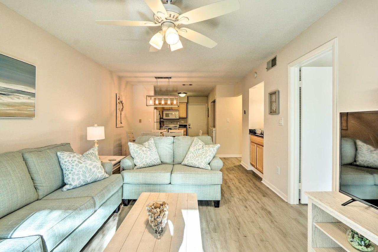 With Pool Walk To Beach! Apartment