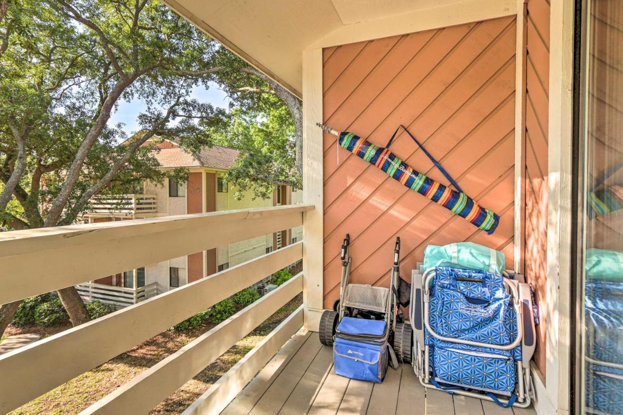 Apartment With Pool Walk To Beach! *