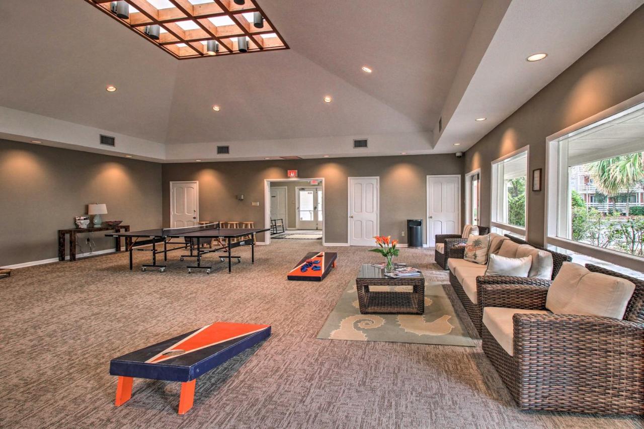 With Pool Walk To Beach! Apartment