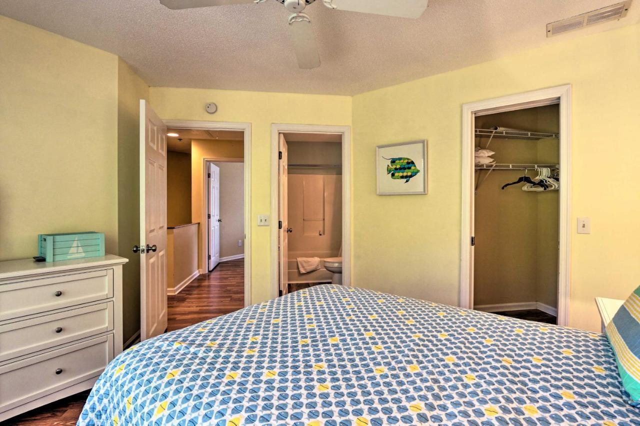 Hilton Head Getaway, Walk To Forest Beach! Holiday home Hilton Head Island