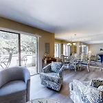 Clipper Court 817