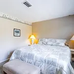Clipper Court 817