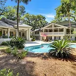 Royal Estate Plus Guest House