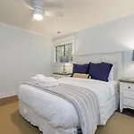 2 Heritage Road