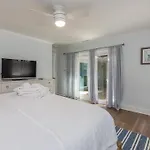 2 Heritage Road