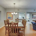 Rare Large 3 Bedroom Near Beach Shops Restaurants & Bars Huge Pool & Free Tennis