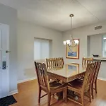 Rare Large 3 Bedroom Near Beach Shops Restaurants & Bars Huge Pool & Free Tennis