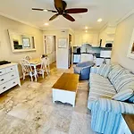 Oceanfront 1 Bedroom Oasis Breakers 208