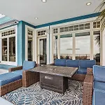 7 Singleton Beach Place- Oceanfront, Private Pool, Renovated, Free Activities Included