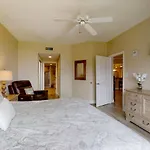 Hampton Place 6407