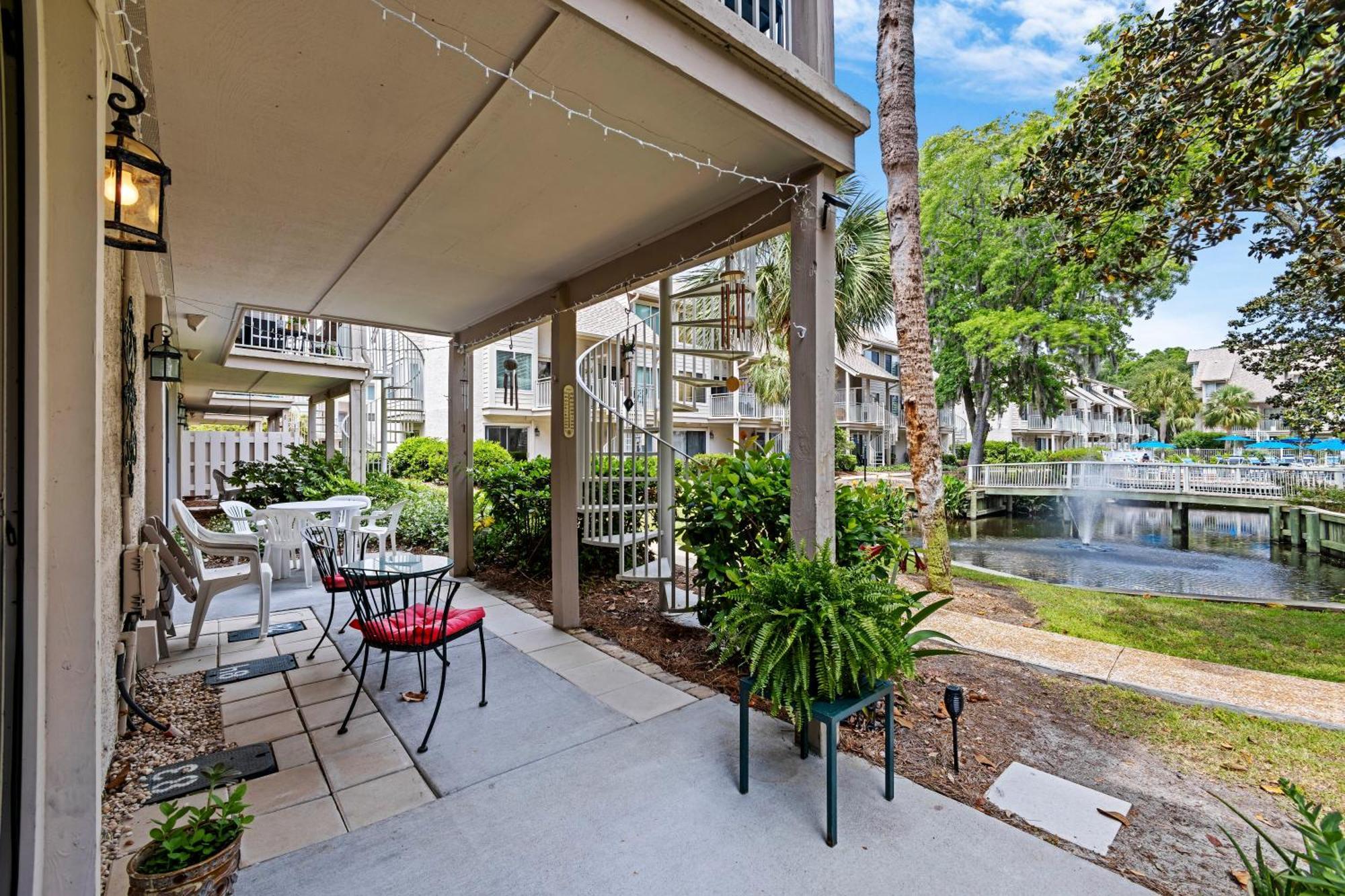 82 Courtside 2 Bedroom Forest * Hilton Head Island