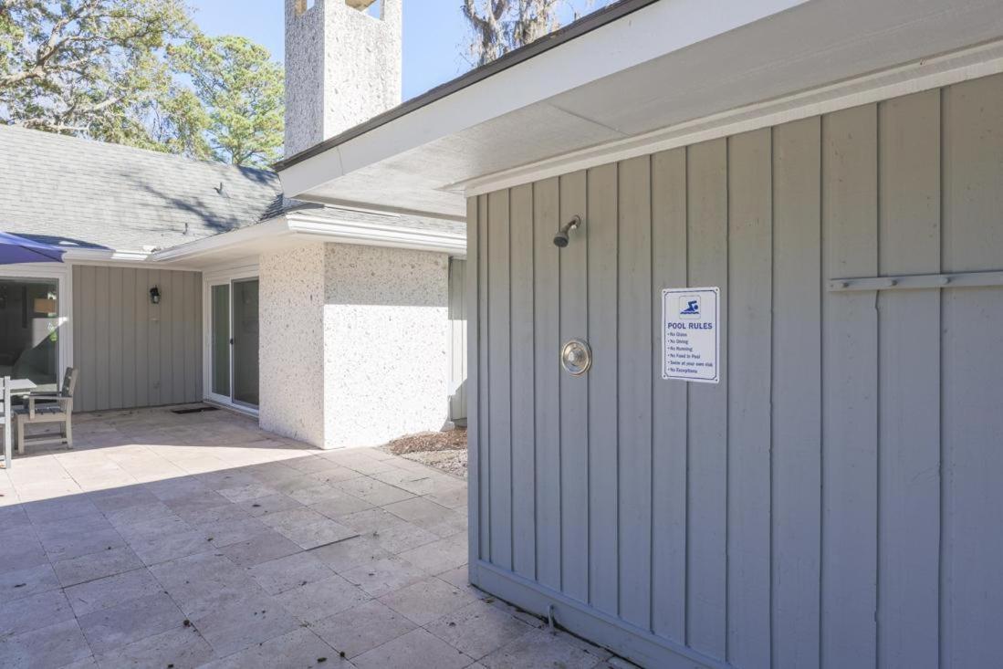 2 Heritage Road