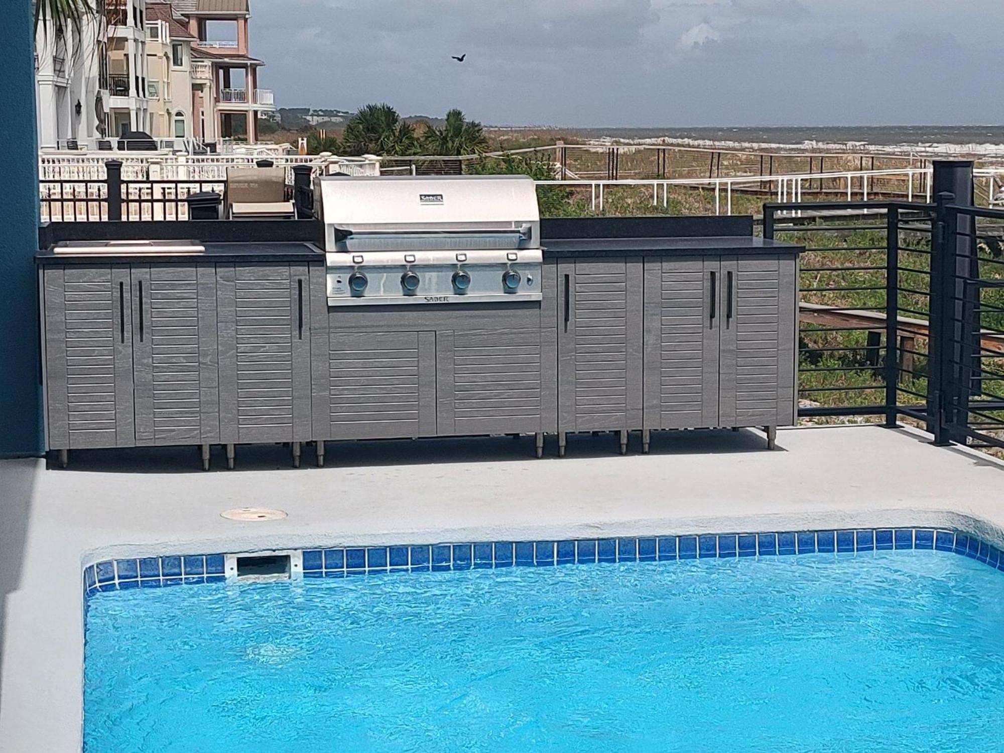 7 Singleton Place- Oceanfront, Private Pool, Renovated, Free Activities Included Holiday home