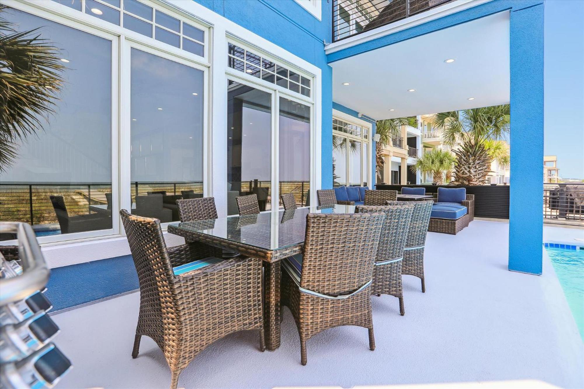 7 Singleton Place- Oceanfront, Private Pool, Renovated, Free Activities Included Holiday home