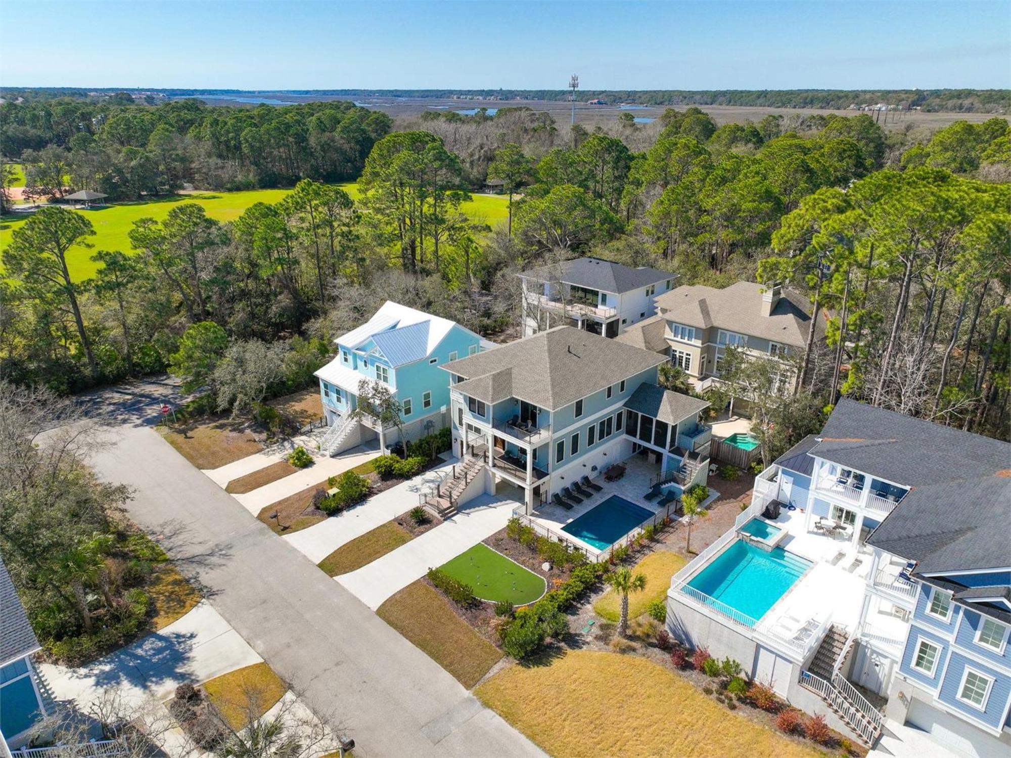 3 Shore Crest Lane- Chefs Kitchen, Game Room, Near Beach, Private Pool, Free Activities Included Hilton Head Island