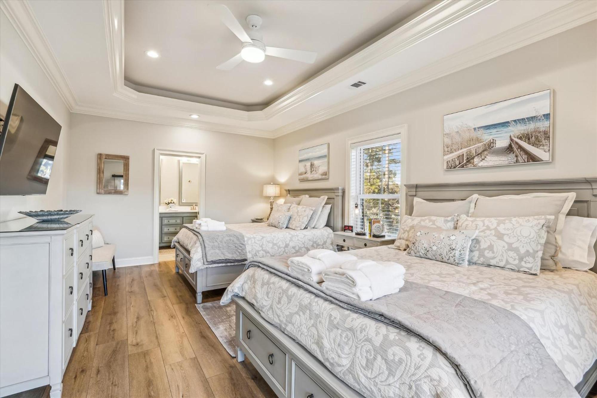 Holiday home 3 Shore Crest Lane- Chefs Kitchen, Game Room, Near Beach, Private Pool, Free Activities Included Hilton Head Island