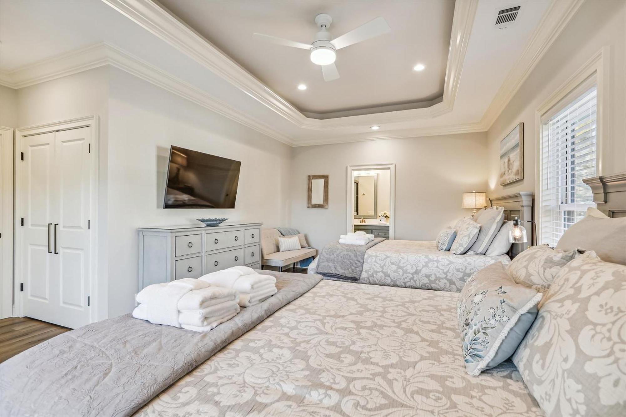 3 Shore Crest Lane- Chefs Kitchen, Game Room, Near Beach, Private Pool, Free Activities Included