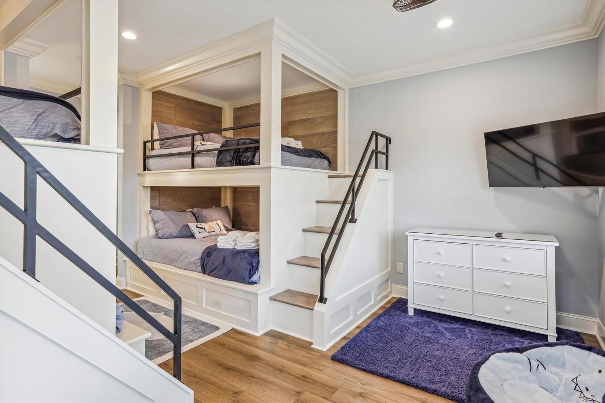 Holiday home 3 Shore Crest Lane- Chefs Kitchen, Game Room, Near Beach, Private Pool, Free Activities Included *