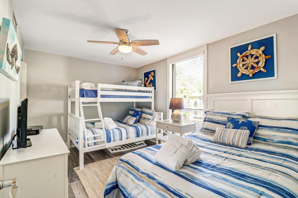 Holiday home Beautiful Seascape -upgraded 2 Bd 2 Ba