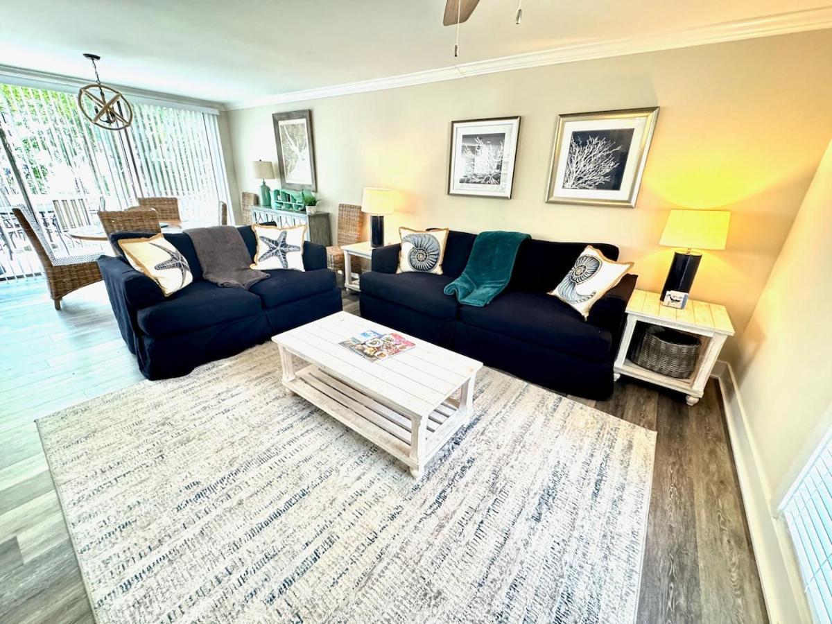 Beautiful Seascape -upgraded 2 Bd 2 Ba *