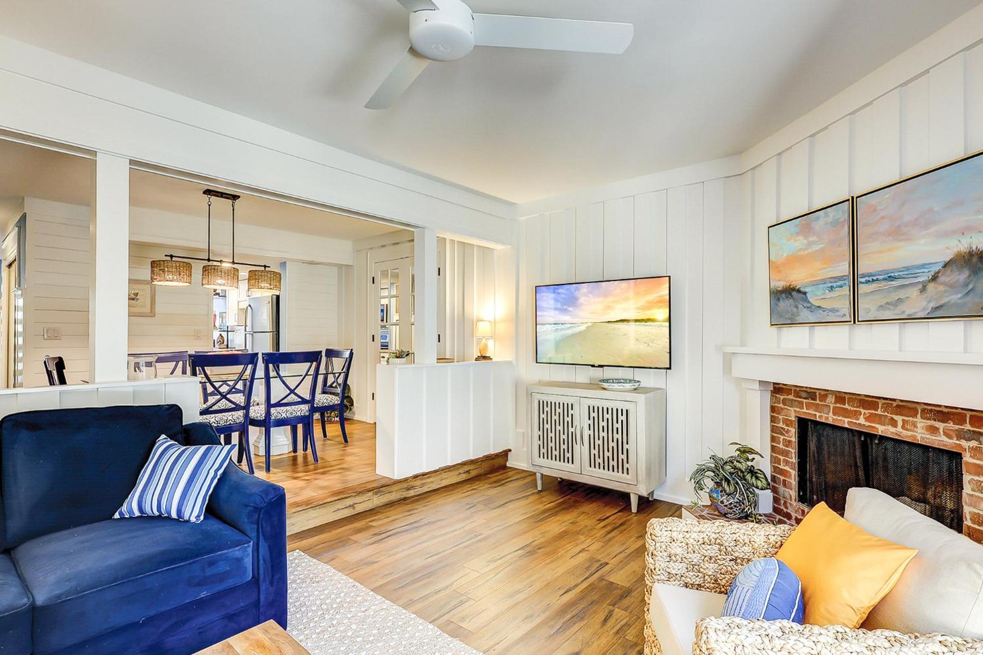 Beachwalk 109 *