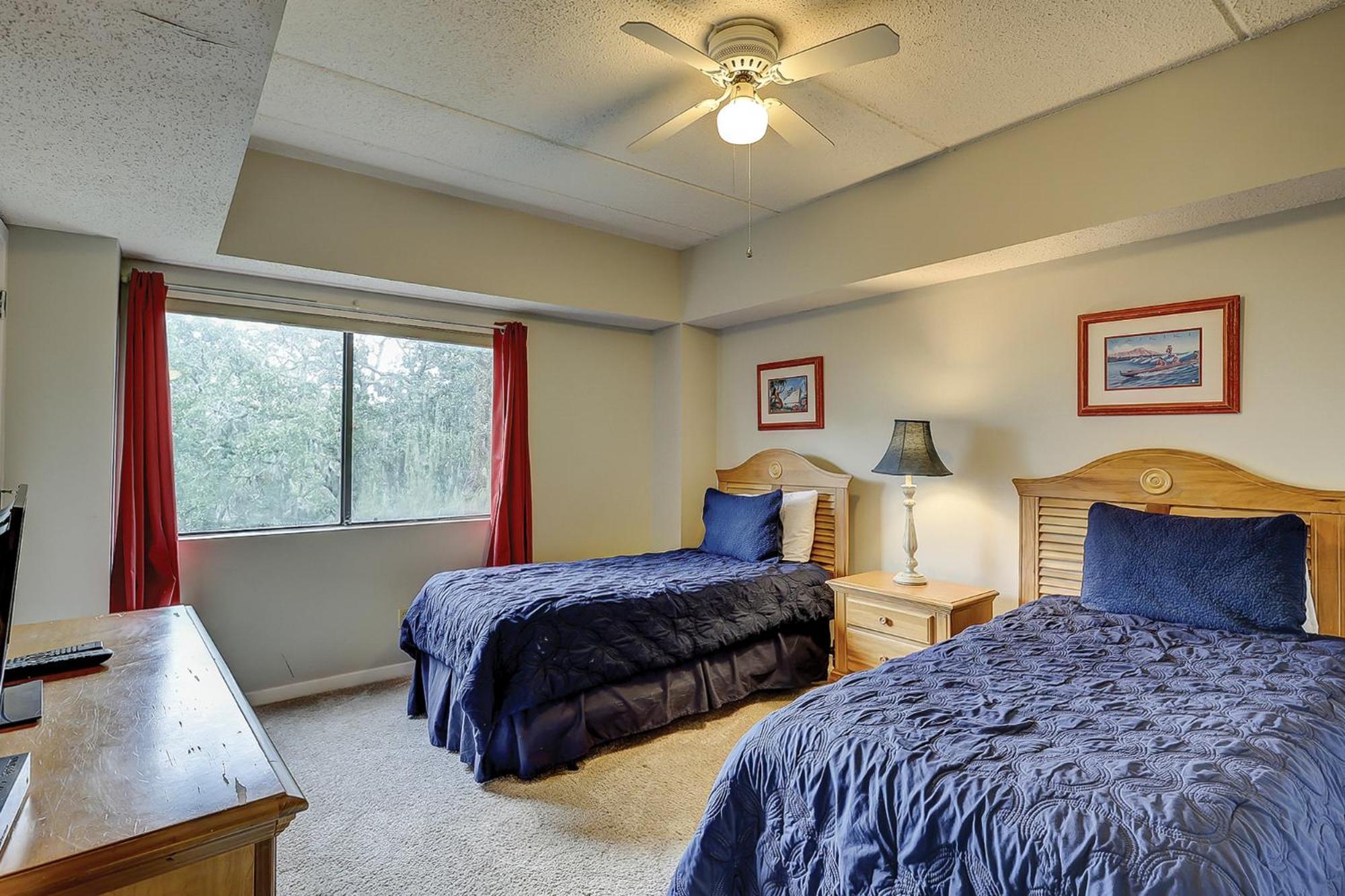 Rare Large 3 Bedroom Near Shops Restaurants & Bars Huge Pool & Free Tennis Hilton Head Island