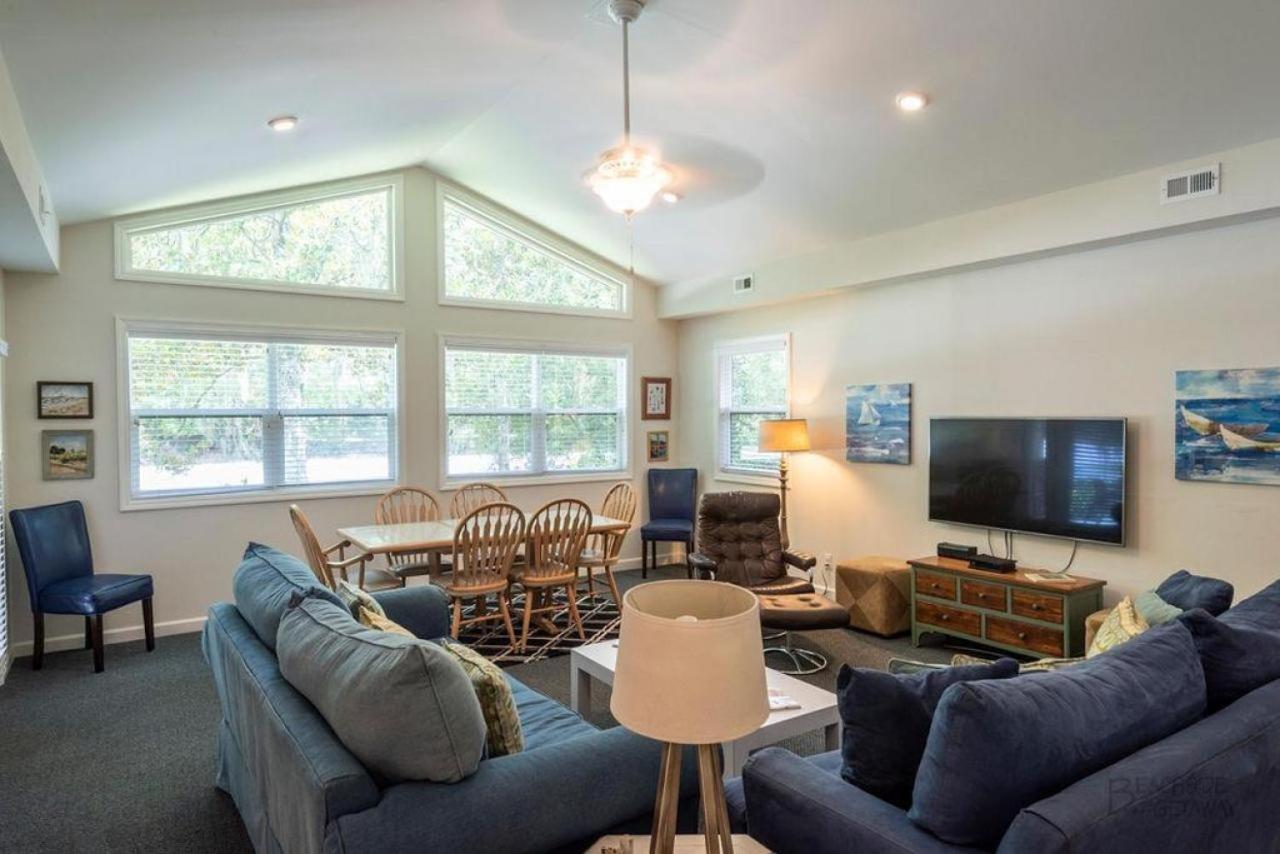 1 Cassina Lane *