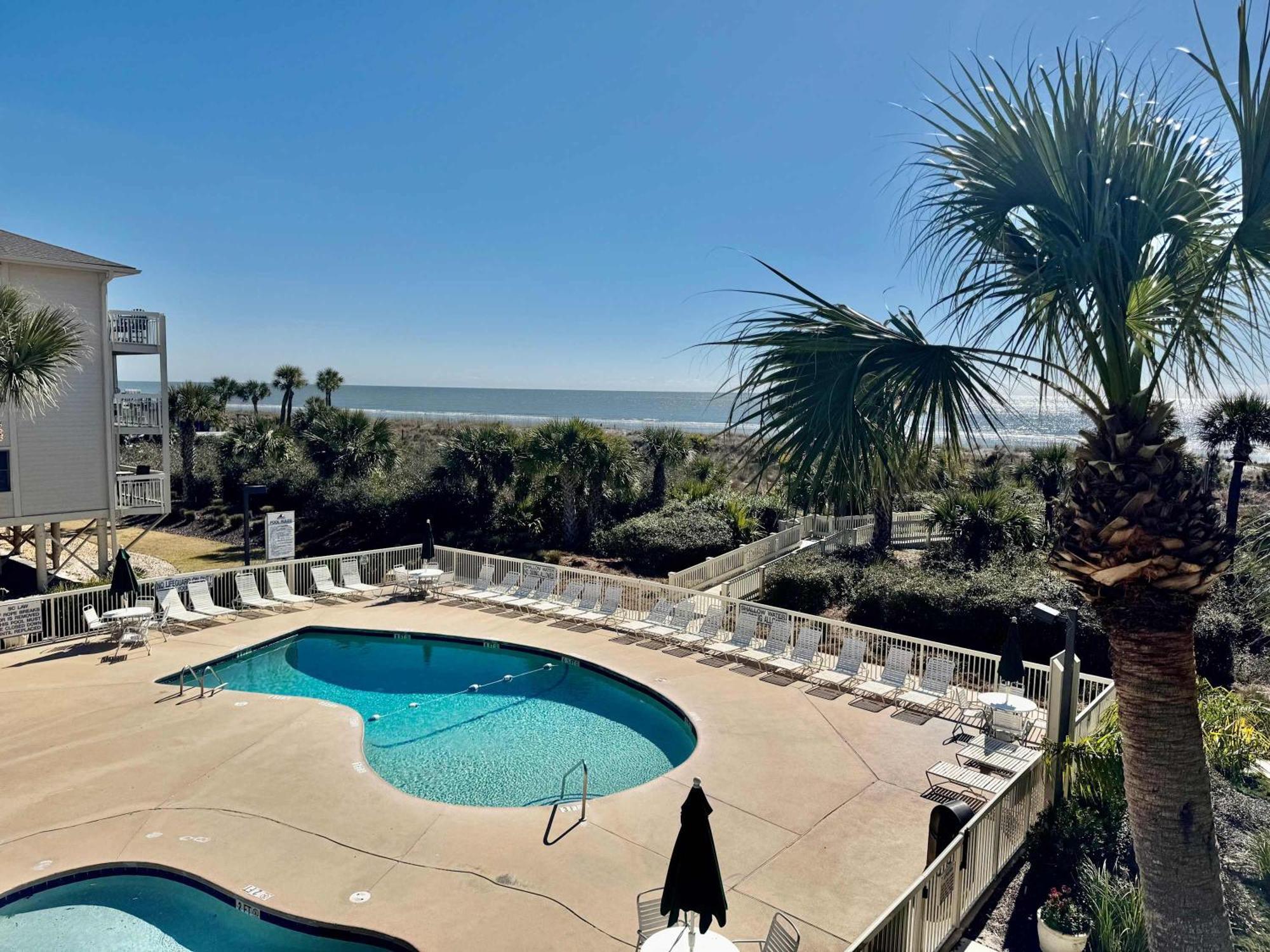 Oceanfront 1 Bedroom Oasis Breakers 208 * Hilton Head Island