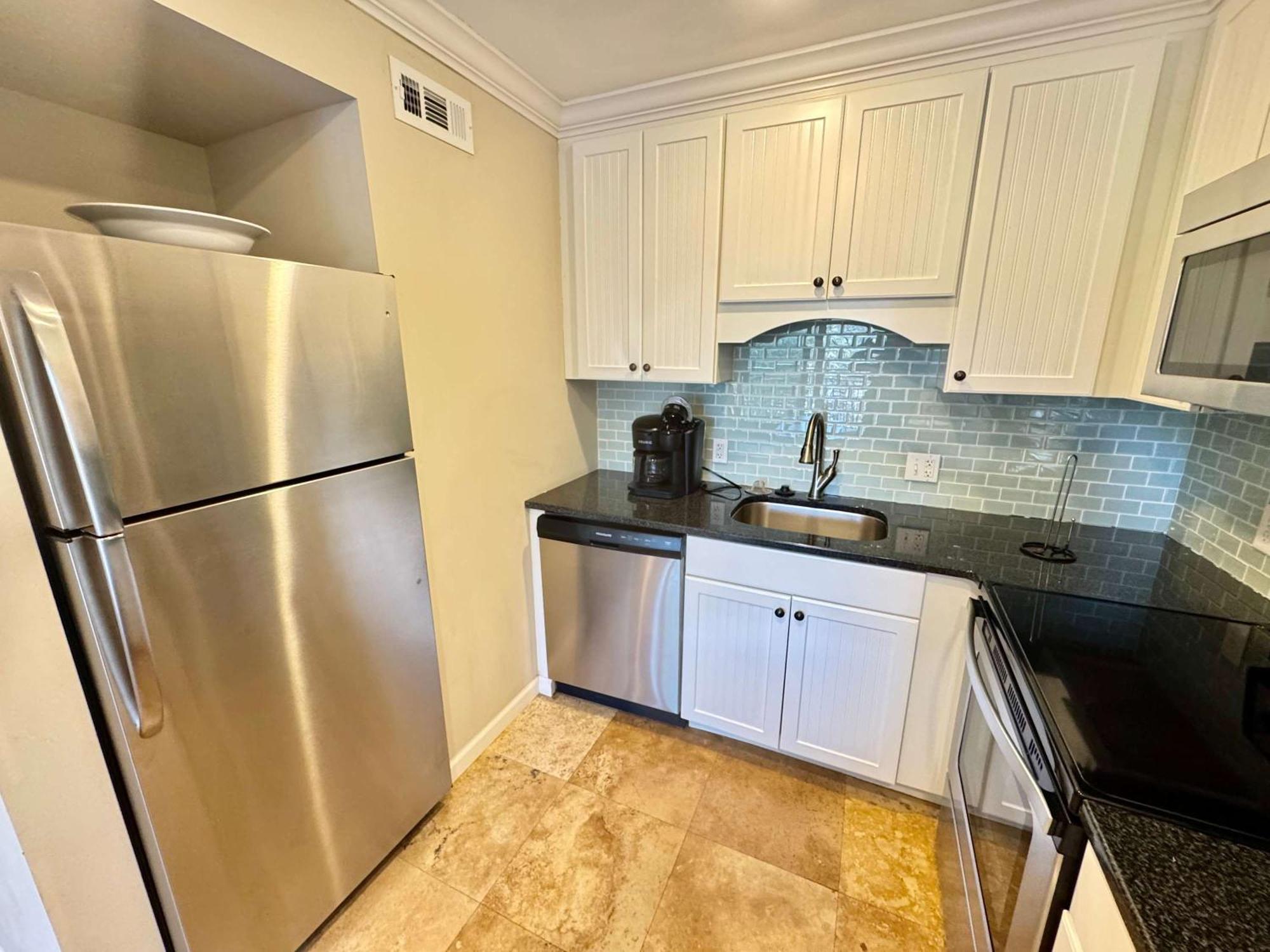 Oceanfront 1 Bedroom Oasis Breakers 208 * Hilton Head Island