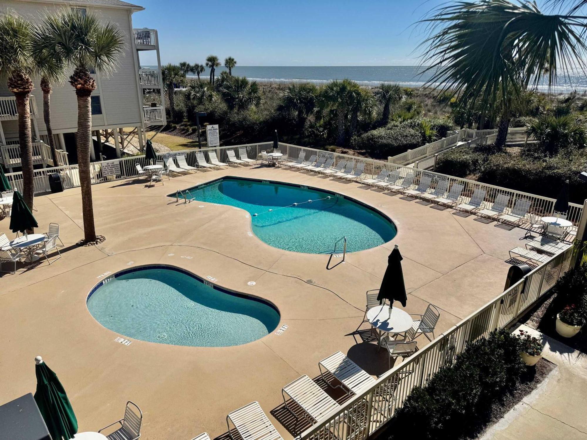 Oceanfront 1 Bedroom Oasis Breakers 208