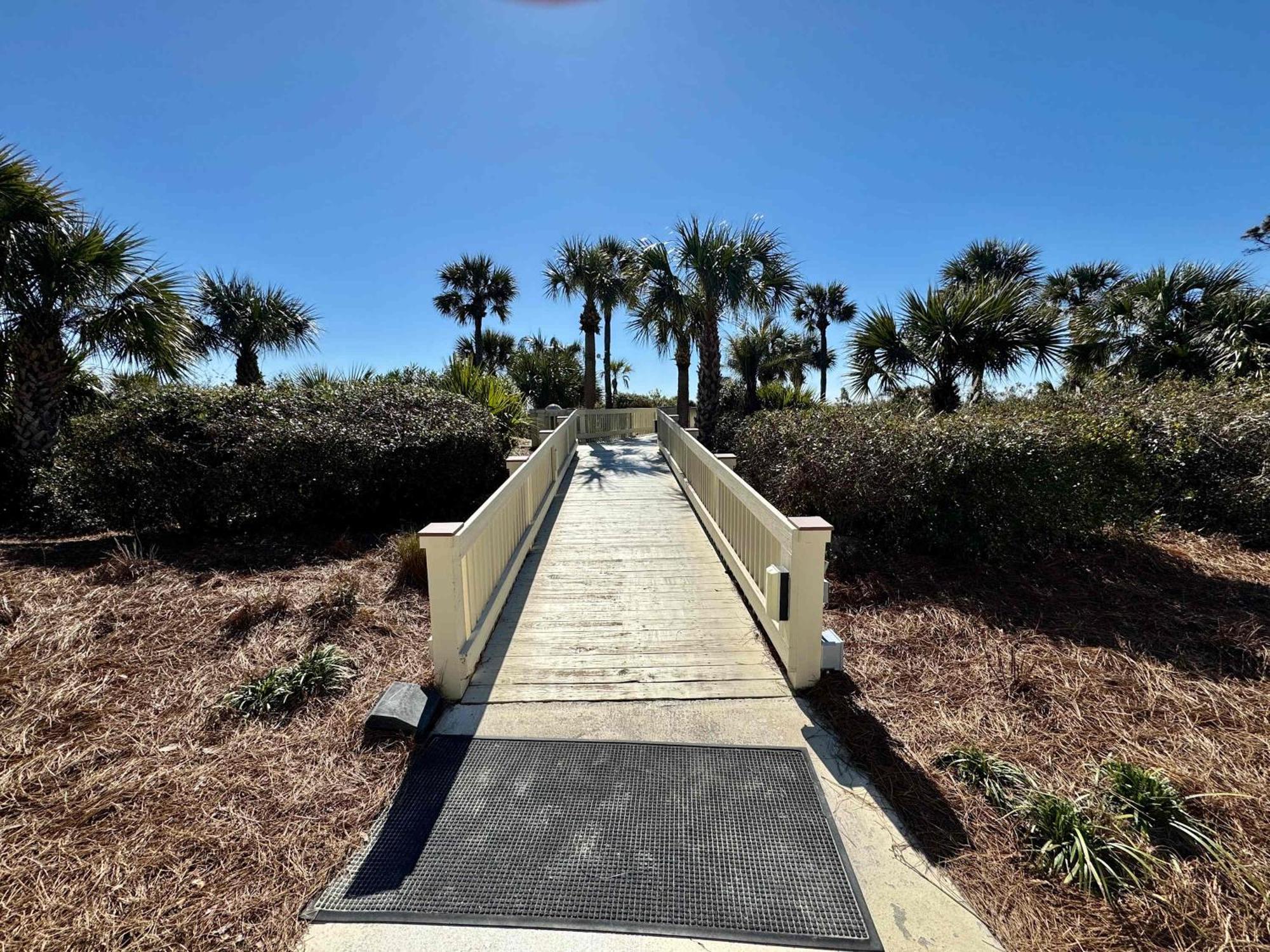 Holiday home Oceanfront 1 Bedroom Oasis Breakers 208 *