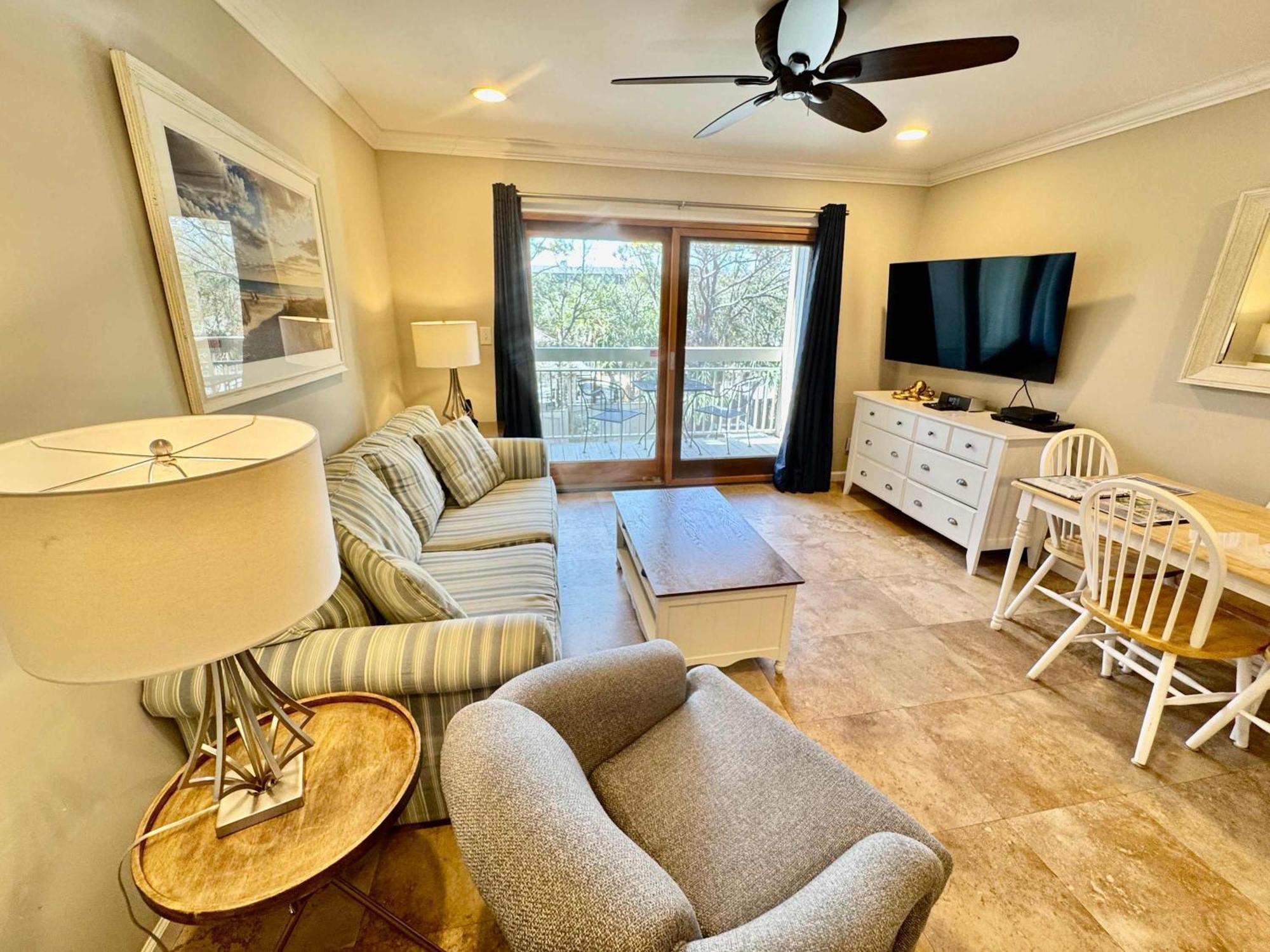 Oceanfront 1 Bedroom Oasis Breakers 208 *