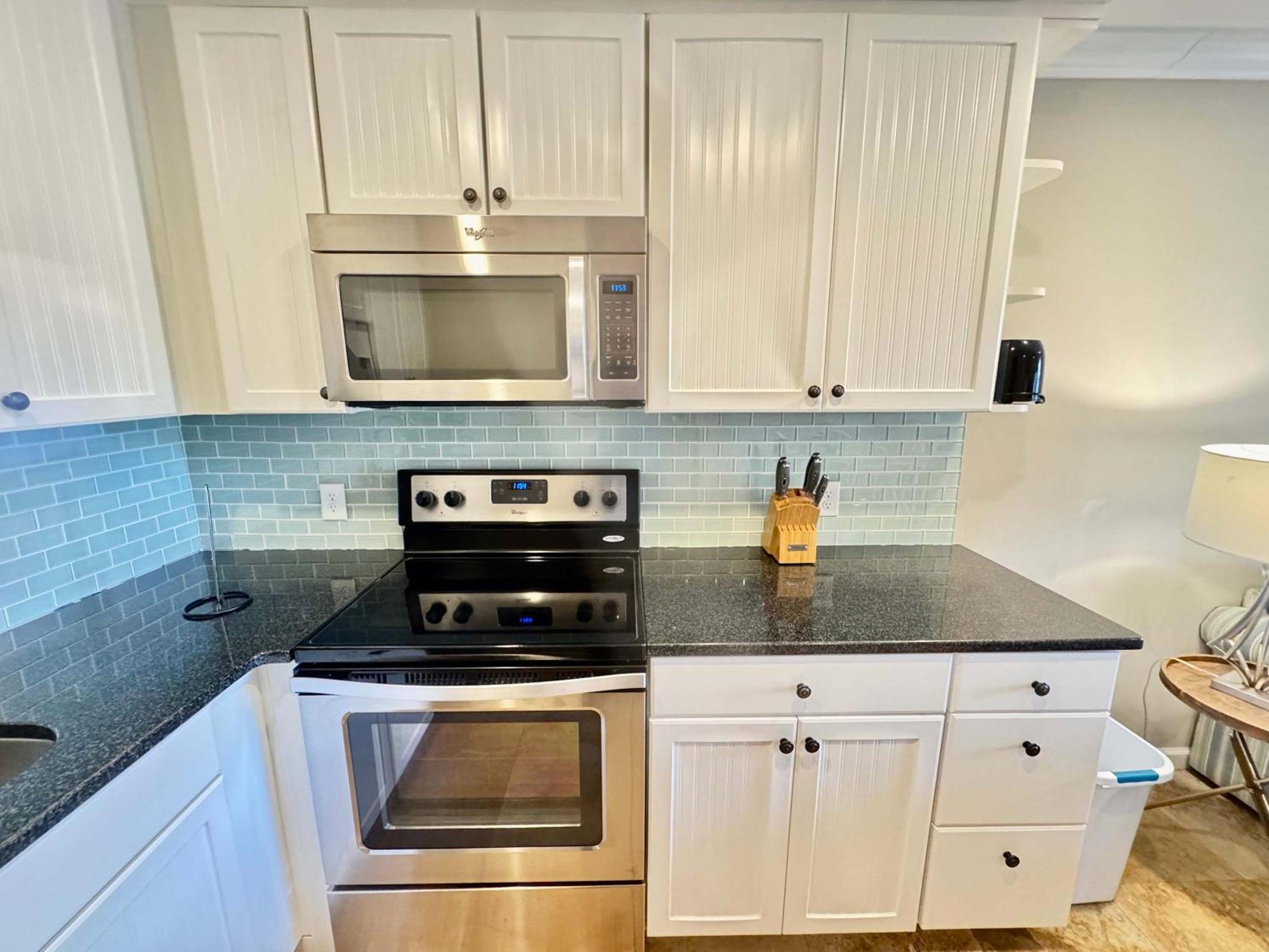 Oceanfront 1 Bedroom Oasis Breakers 208 *