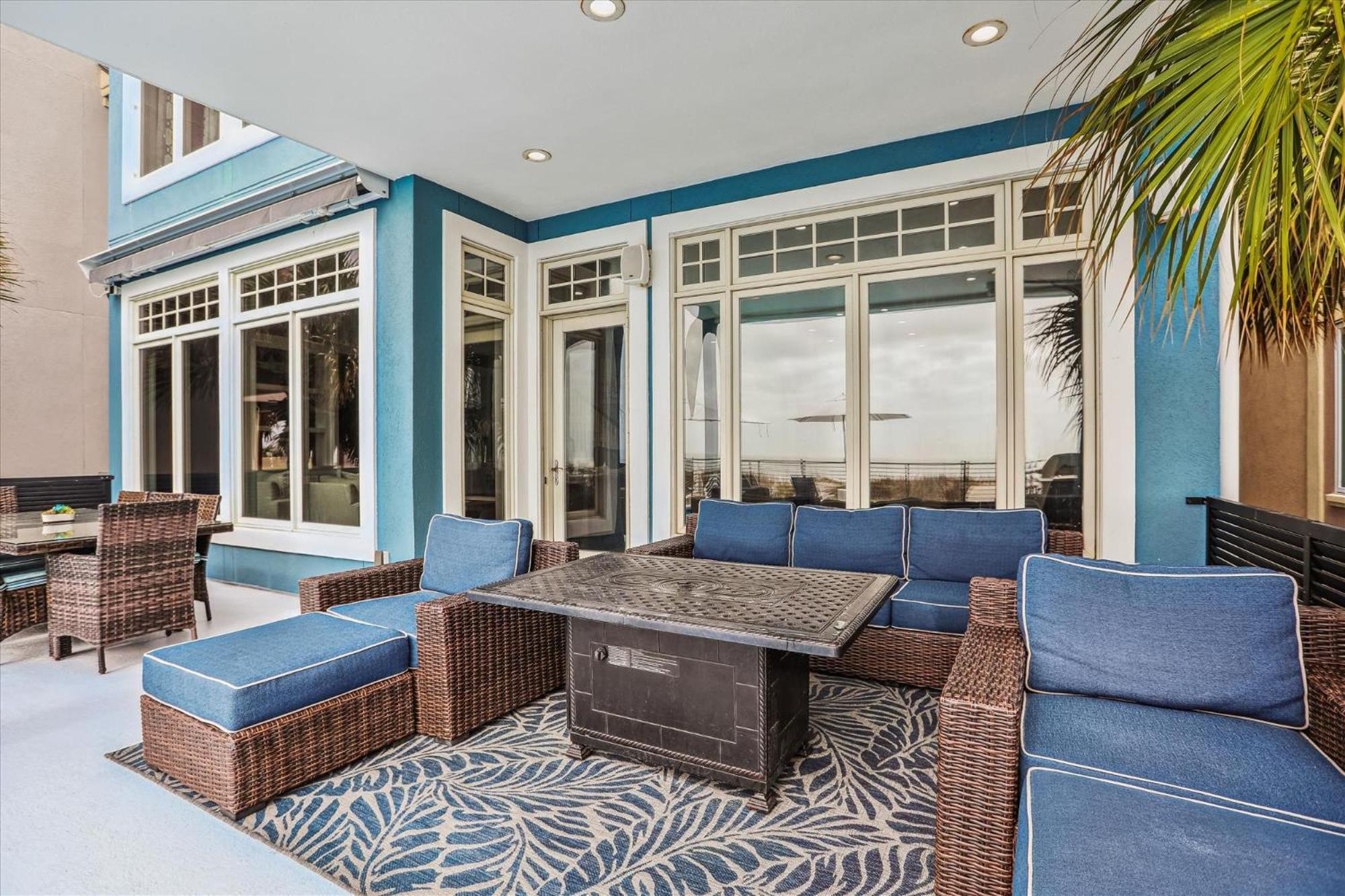 7 Singleton Place- Oceanfront, Private Pool, Renovated, Free Activities Included Holiday home
