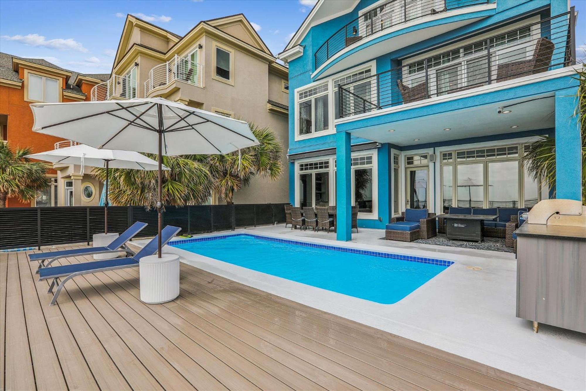 7 Singleton Place- Oceanfront, Private Pool, Renovated, Free Activities Included Holiday home *